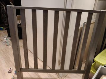 Baby box te koop grijs  beschikbaar voor biedingen