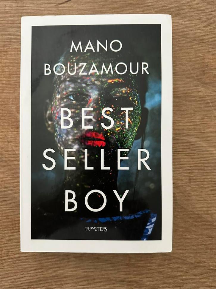 Mano Bouzamour - Bestsellerboy, Boeken, Literatuur, Zo goed als nieuw, Nederland, Ophalen of Verzenden
