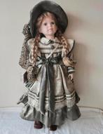 Porseleinen handgemaakte verzamelpop 69cm hoog, nr 364/500, Verzamelen, Ophalen of Verzenden, Zo goed als nieuw, Pop, Levensecht of Reborn