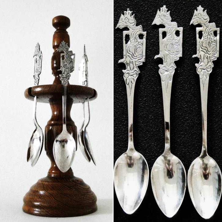 Een lepelrekje met 6 zilveren wajang lepeltjes zilver Jogja, Antiek en Kunst, Kunst | Niet-Westerse kunst, Ophalen of Verzenden