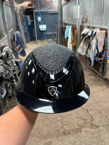 Equitheme cap Mips L beschikbaar voor biedingen