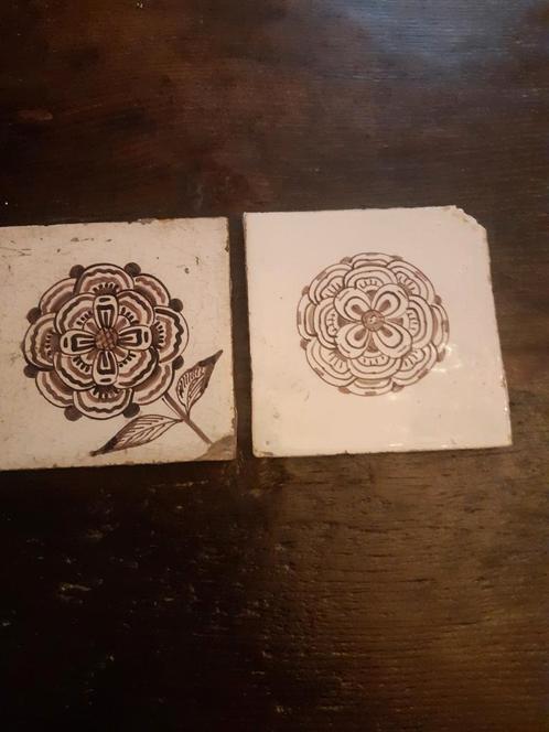 Twee 18e eeuwse thudorroos wandtegels, Antiek en Kunst, Antiek | Wandborden en Tegels, Ophalen of Verzenden