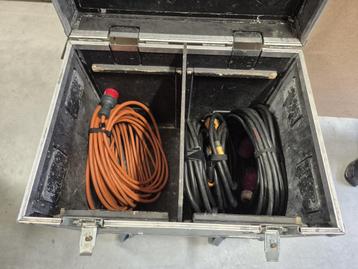 Diverse 380v kabels in flightcase beschikbaar voor biedingen