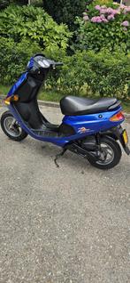 Peugeot scooter 2 takt 2005 9300 km, Fietsen en Brommers, Scooters | Peugeot, Ophalen, Tweetakt, Gebruikt, Overige modellen
