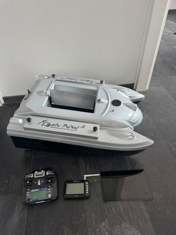 Monster baitboat s beschikbaar voor biedingen
