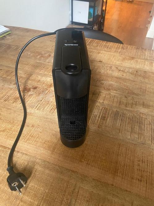 Nespresso apparaat, Witgoed en Apparatuur, Koffiezetapparaten, Gebruikt, Koffiepads en cups, Espresso apparaat, 1 kopje, Ophalen