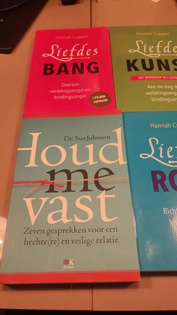 Liefdes bang, liefdes roep, liefdes kunst & houd me vast, Boeken, Ophalen of Verzenden, Gelezen, Hannah Cuppen & Sue Johnson
