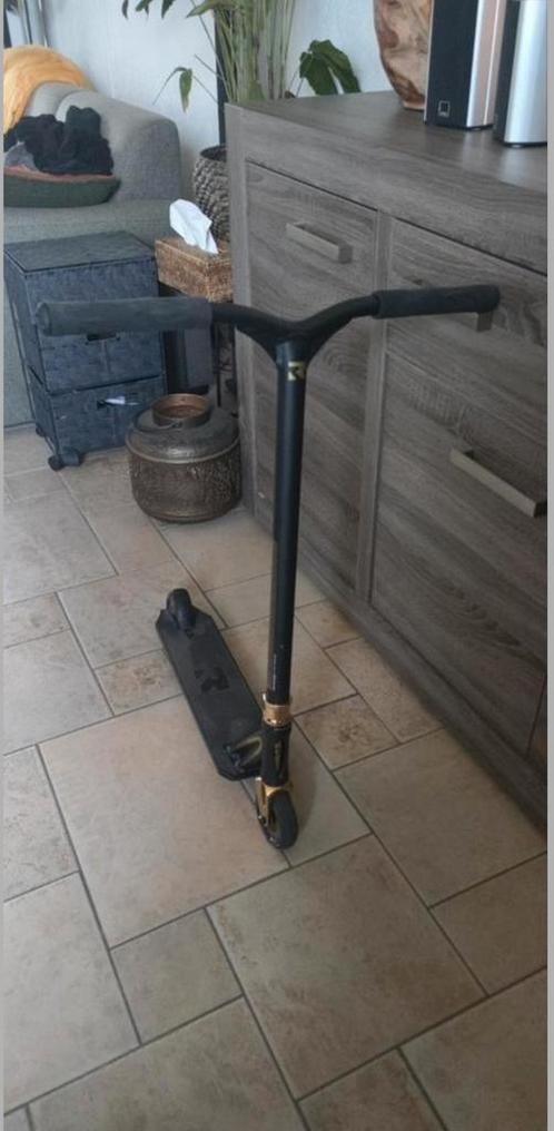 Root Industries Invictus Stuntstep, Fietsen en Brommers, Steps, Gebruikt, Overige typen, Ophalen