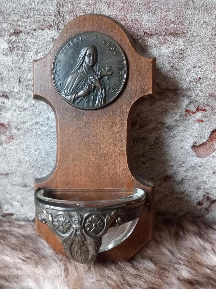 Oud brocant wijwater bakje religie Theresia, Verzamelen, Religie, Gebruikt, Ophalen of Verzenden