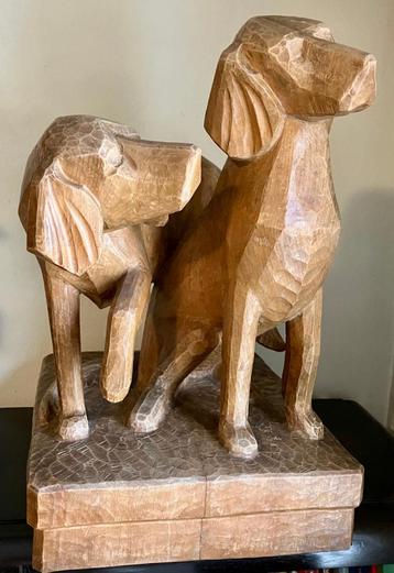sculptuur 2van twee honden gesigneerd 1959. beschikbaar voor biedingen