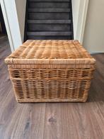 Rieten mand, Huis en Inrichting, Woonaccessoires | Schalen en Manden, Ophalen, Gebruikt, Vierkant, Riet