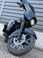 Harley Davidson FLHX Street Glide 103 black EDITION rockford, Motoren, Motoren | Harley-Davidson, 1688 cc, Bedrijf, LED Verlichting