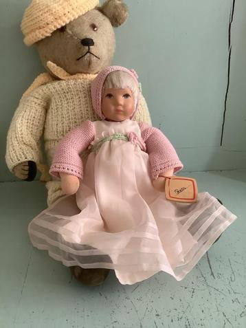 Kathe Kruse Baby, ROSA, 29 cm. Houten schildje. beschikbaar voor biedingen