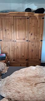 GRATIS  kledingkast  en 2x nachtkastje en boxspring, Ophalen, Gebruikt, Tweepersoons