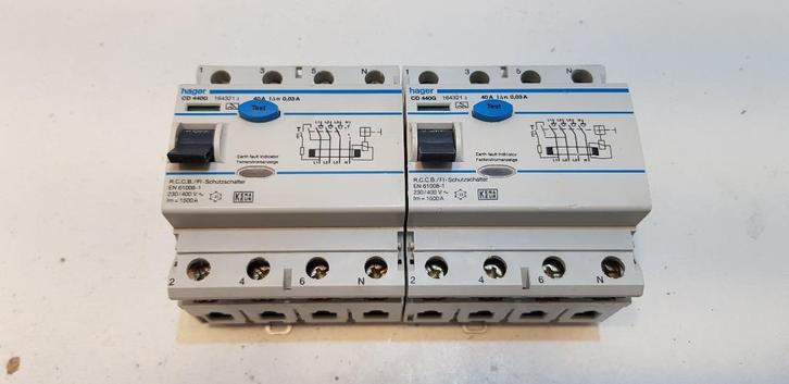Hager Groepenkast Aardlekschakelaar CD440G 40A 30mA (1x), Hobby en Vrije tijd, Elektronica-componenten, Gebruikt, Ophalen of Verzenden
