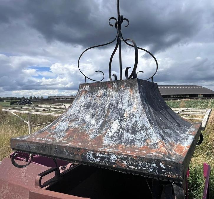 Antieke schouwkap, smeedijzeren schoorsteenkap,140x140 cm, Doe-het-zelf en Verbouw, Dakpannen en Dakbedekking, Gebruikt, Overige typen