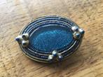 Oude broche blauw goudkleur. Vintage, Sieraden, Tassen en Uiterlijk, Broches, Ophalen of Verzenden