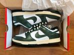 Dunk low vintage green, Kleding | Heren, Schoenen, Ophalen of Verzenden, Zo goed als nieuw