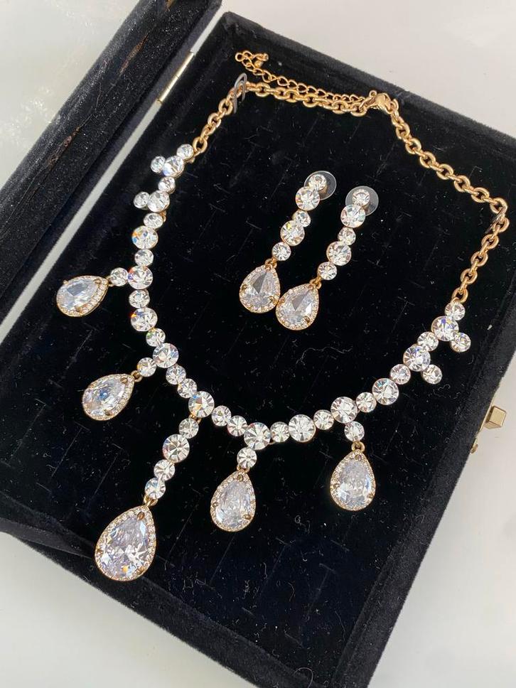Witte Stenen Sieraden Set - Nieuw, Sieraden, Tassen en Uiterlijk, Kettingen, Nieuw, Overige materialen, Wit, Met strass, Ophalen of Verzenden