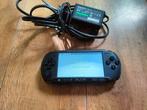 PSP black handheld 1004E Street met Sony oplader, Spelcomputers en Games, Spelcomputers | Sony PSP, Ophalen of Verzenden, Zo goed als nieuw