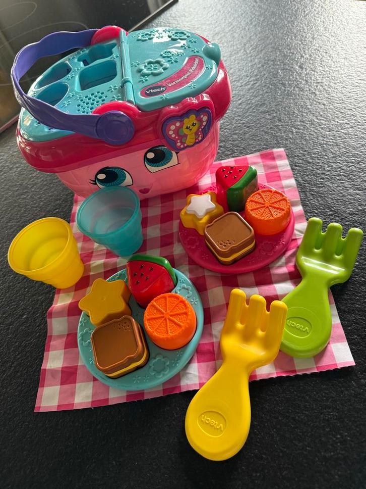 Vtech Vormenpret Picknickmand, Kinderen en Baby's, Speelgoed | Babyspeelgoed, Zo goed als nieuw, Overige typen, Met geluid, Ophalen of Verzenden