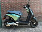 Stijlvolle Piaggio One/1 e-scooter, Fietsen en Brommers, Snorfietsen en Snorscooters, Ophalen, Piaggio, Elektrisch, Zo goed als nieuw
