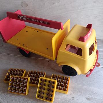 Jaren 50 Cola Cola truck met cola kratjes beschikbaar voor biedingen