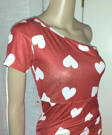 Midi jurk pinup rood met hartjes en blote schouder S of 36 beschikbaar voor biedingen