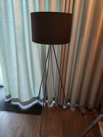 Fenda Sta Lamp Driepoot met kap, Huis en Inrichting, Lampen | Vloerlampen, Ophalen, Zo goed als nieuw, Metaal, Modern