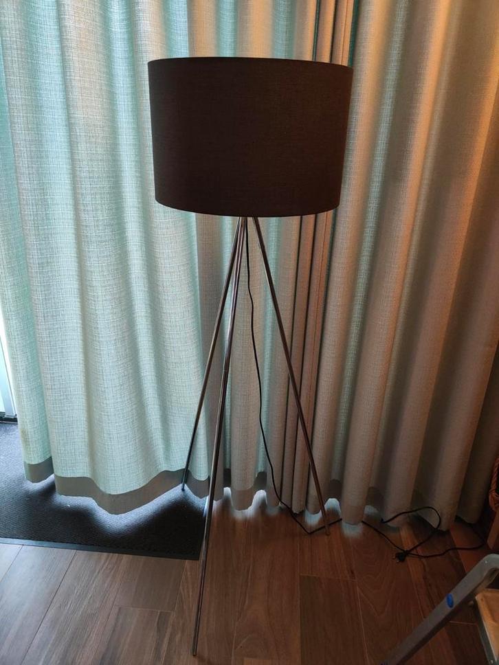 Sta Lamp Driepoot met kap Fenda, Huis en Inrichting, Lampen | Vloerlampen, Zo goed als nieuw, 150 tot 200 cm, Metaal, Stof, Ophalen
