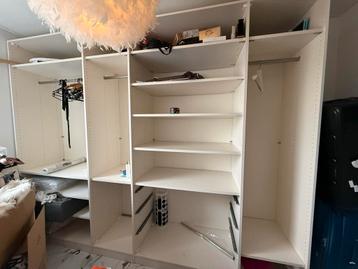 Inloopkast zonder deuren - Wegens verhuizing! beschikbaar voor biedingen