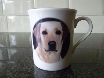 Mok met Labrador afbeelding-print beschikbaar voor biedingen
