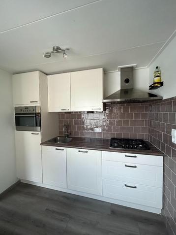 Complete keuken te koop (ophalen 2e week augustus) beschikbaar voor biedingen