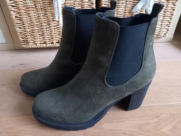 NIEUW Korte laarsjes, merk: Mox, suede, hak, groen, maat 39, Kleding | Dames, Schoenen, Groen, Ophalen of Verzenden