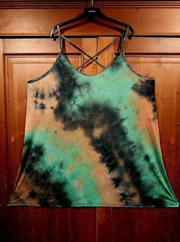 tuniekjurkje tie dye groen 50/52 beschikbaar voor biedingen