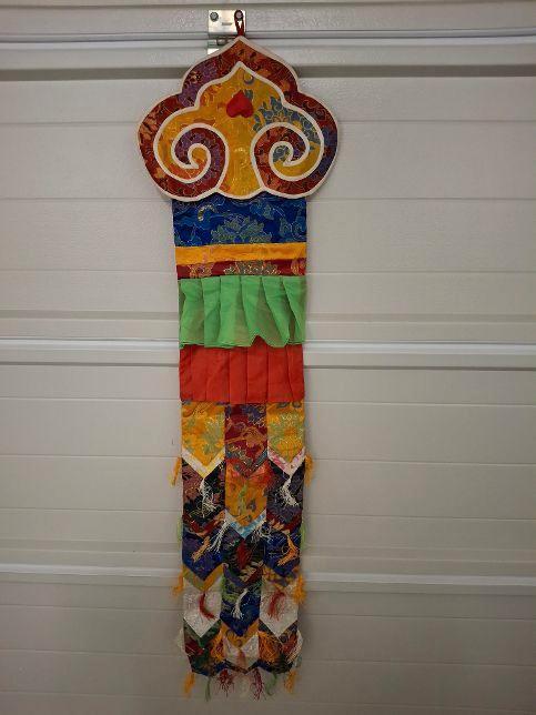 Prachtige Tibetaanse banier met goudgalon, Verzamelen, Religie, Zo goed als nieuw, Boeddhisme, Overige typen, Ophalen of Verzenden