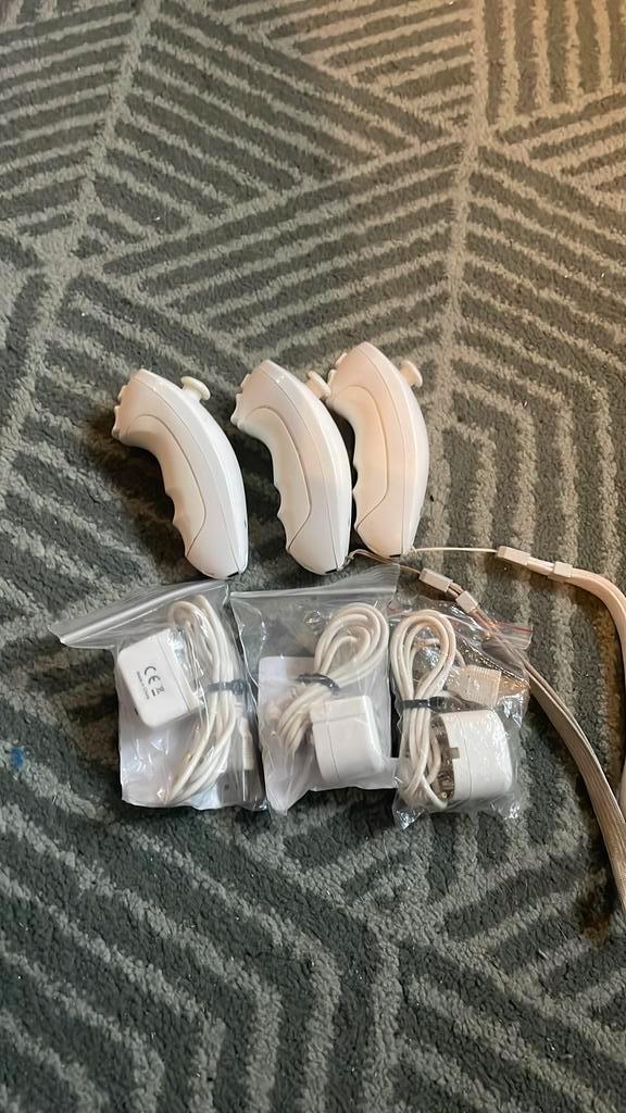 Nintendo wii draadloze nunchucks (3x), Spelcomputers en Games, Games | Nintendo Wii, Zo goed als nieuw, Muziek, 1 speler, Vanaf 3 jaar