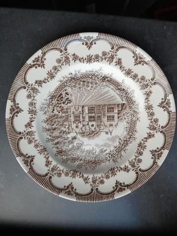 Vintage Engels Bord - Wakehurst Place Sussex beschikbaar voor biedingen