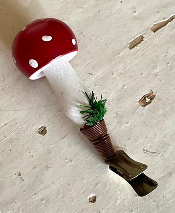 Brocante oude kerstbal paddenstoel knijpertje beschikbaar voor biedingen