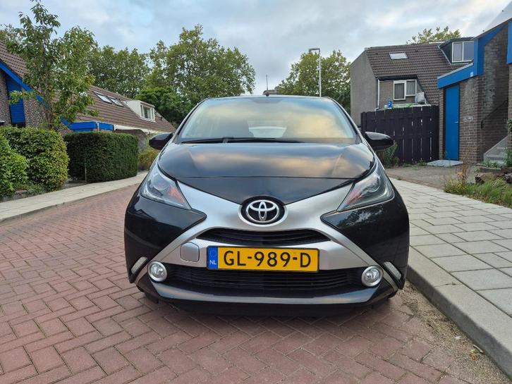 Toyota Aygo 1.0 12V Vvt-i 5DRS MMT 2015 Zwart, Auto's, Toyota, Particulier, Aygo, Achteruitrijcamera, Airbags, Airconditioning