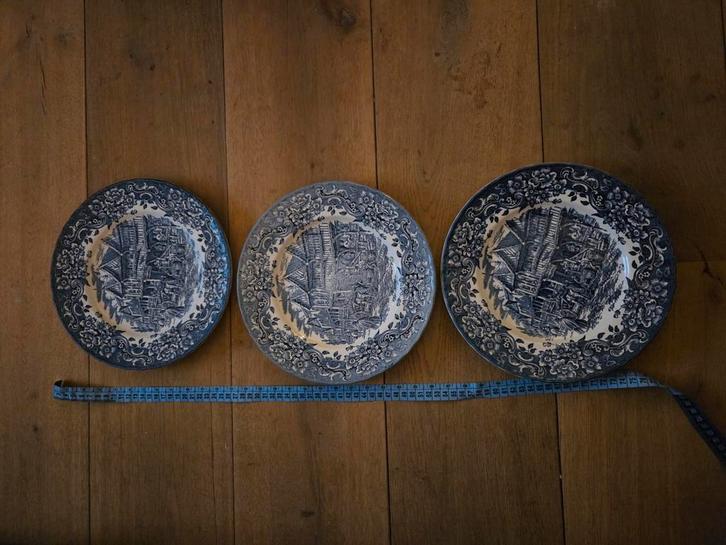 3 borden van Royal Tudor Ware blauw, Antiek en Kunst, Antiek | Servies los, Ophalen of Verzenden