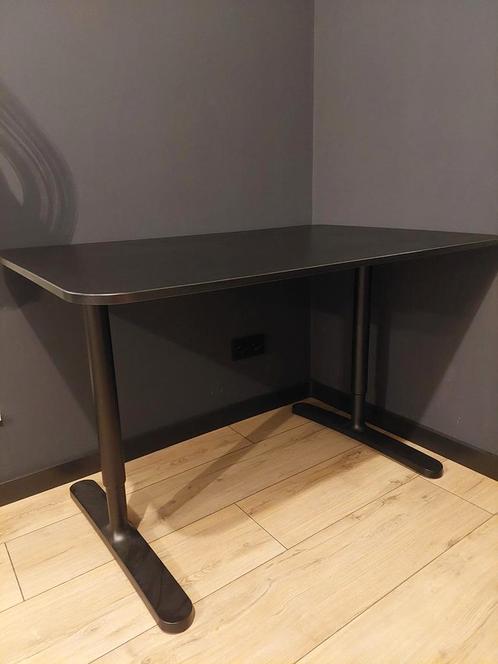 Ikea bekant bureau als nieuw, Huis en Inrichting, Bureaus, Zo goed als nieuw, In hoogte verstelbaar, Ophalen