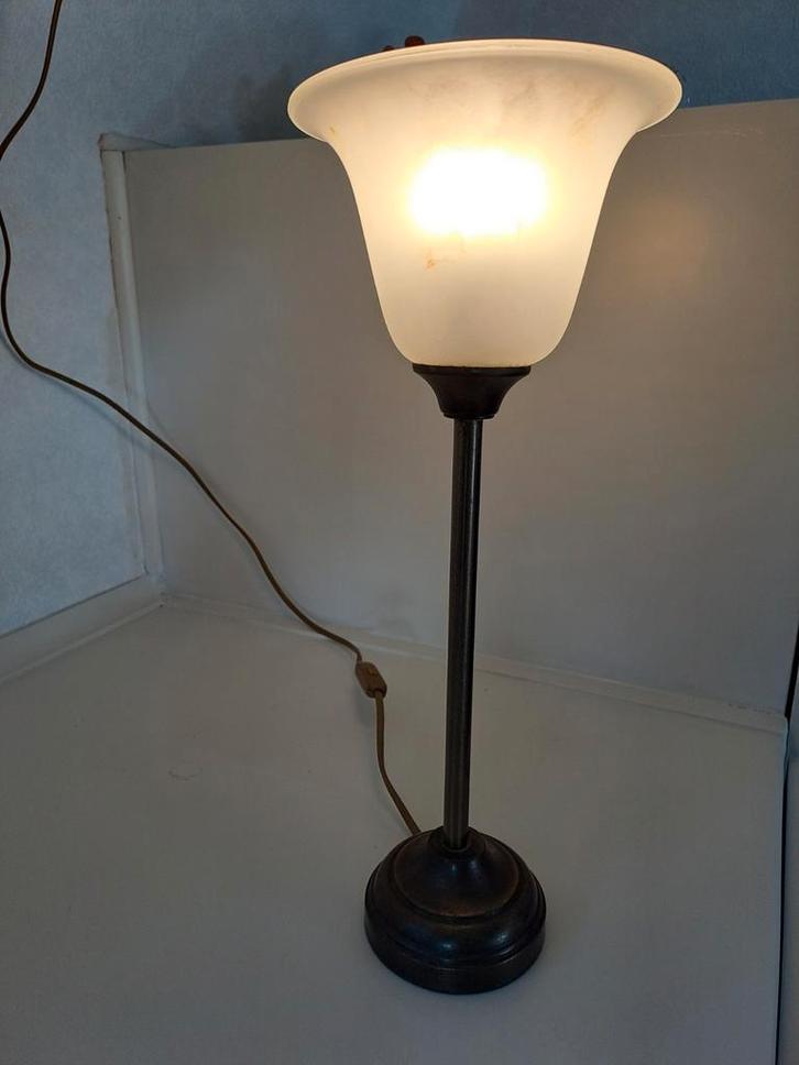 tafellampje(s) met glaskap, Huis en Inrichting, Lampen | Tafellampen, Zo goed als nieuw, Minder dan 50 cm, Glas, Metaal, Ophalen of Verzenden