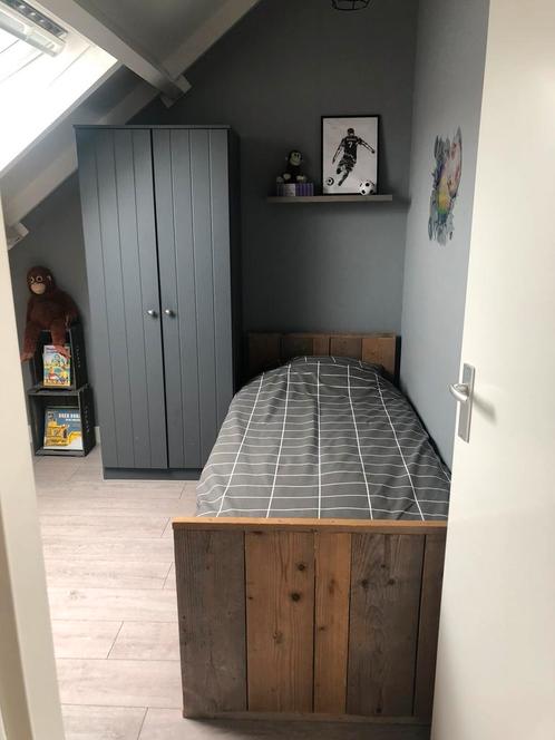 Stoere grijze kledingkast met hanggedeelte, Huis en Inrichting, Kasten | Kledingkasten, Gebruikt, 150 tot 200 cm, 100 tot 150 cm