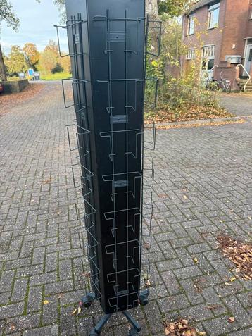 Kaartenrek beschikbaar voor biedingen