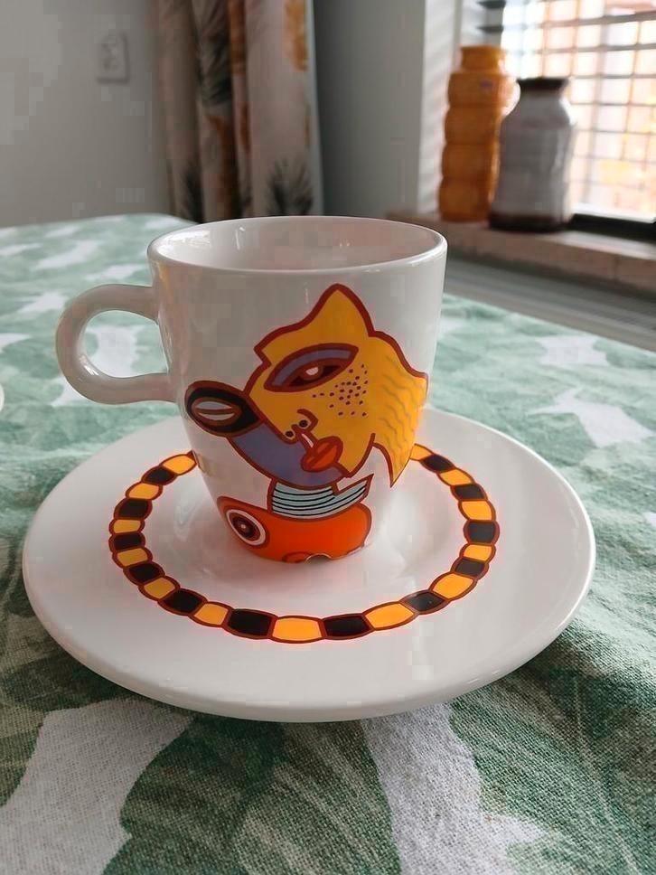 Douwe Egberts Kop en Schotel Set, Huis en Inrichting, Keuken | Servies, Zo goed als nieuw, Kop(pen) en/of Schotel(s), Overige stijlen