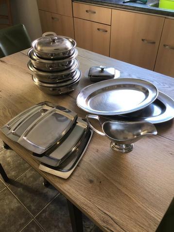 servies roestvrijstaal. beschikbaar voor biedingen