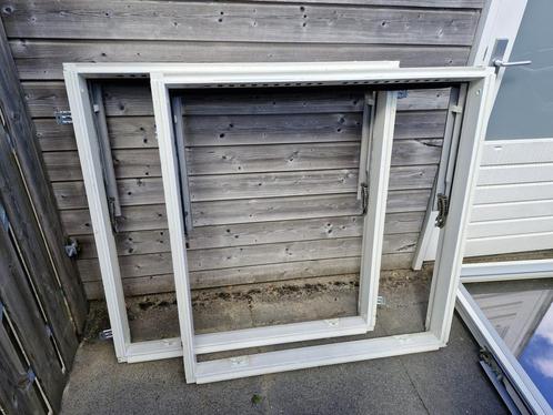 2x 114x118 Dakraam Fakro, Doe-het-zelf en Verbouw, Kozijnen en Schuifpuien, Zo goed als nieuw, Raamkozijn, Hout, 75 tot 150 cm