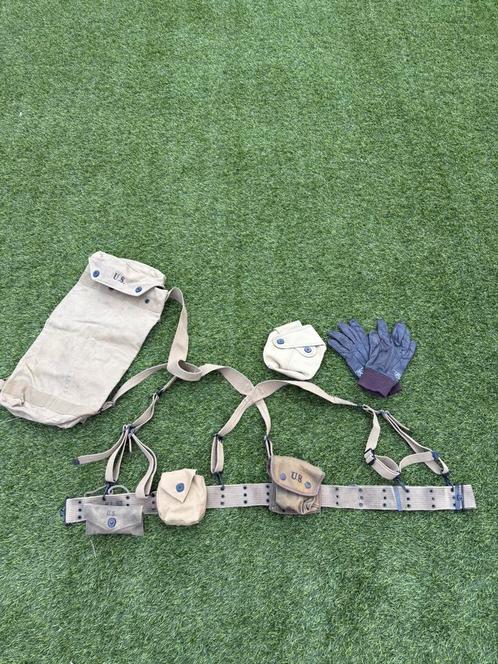 Us ww2 repro koppelset met bazooka bag en handschoenen, Verzamelen, Militaria | Tweede Wereldoorlog, Amerika, Ophalen of Verzenden
