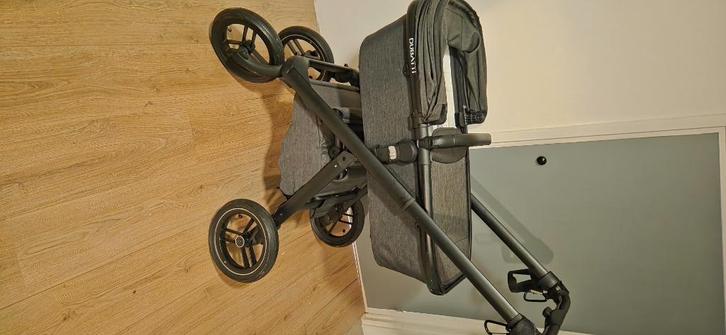Dubatti kinderwagen, Kinderen en Baby's, Kinderwagens en Combinaties, Gebruikt, Kinderwagen, Overige merken, Luchtbanden, Met reiswieg